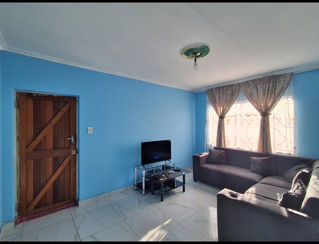 3 BEDROOM FREESTANDING FOR SALE IN RANDLESPARK